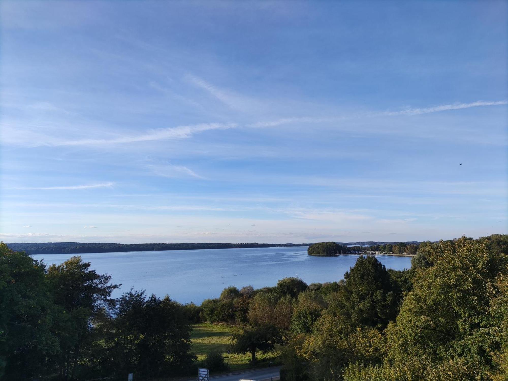 Neubau-ferienwohnung Mit Panorama-seeblick Apartment